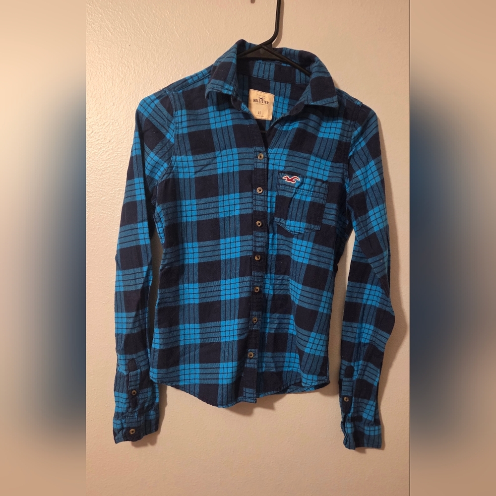 EUC HOLLISTER Blue and Black Plaid Button-Up Shirt